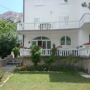 https://apartman-put.primorje-gorskikotar.com